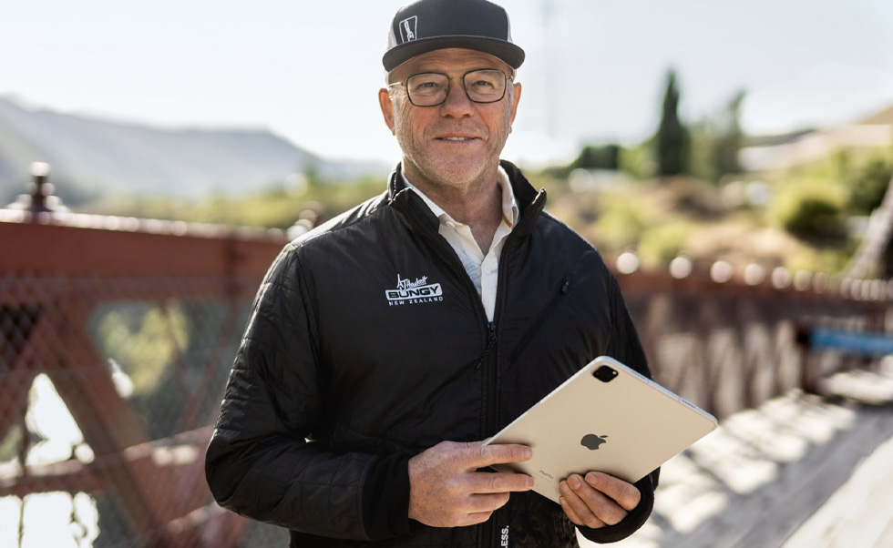 Henry van Asch er administerende direktør og medstifter af AJ Hackett Bungy New Zealand.