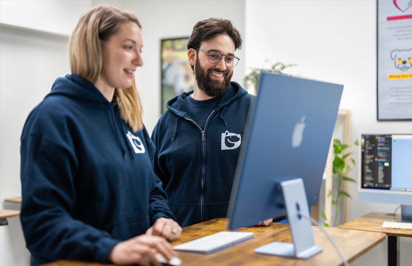 Med iMacs store skærm kan driftsledere hurtigt få overblik over dagens opgaver.